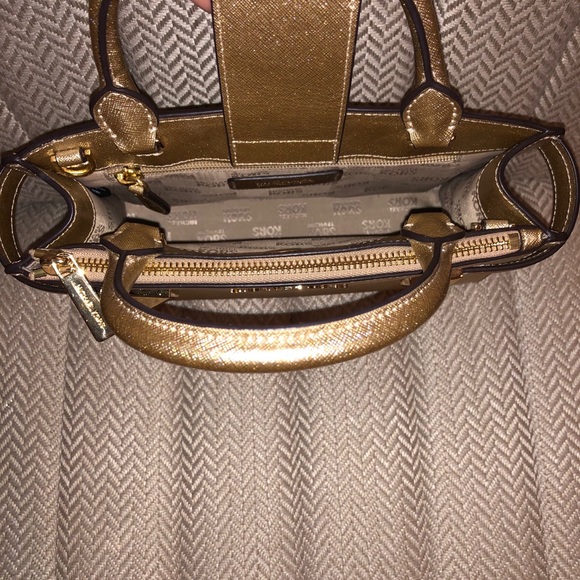 NWOT Michael Kors Karla small satchel - Picture 5 of 5